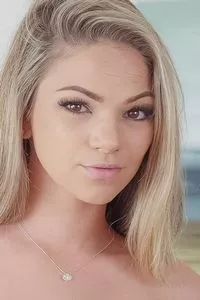 Athena Faris